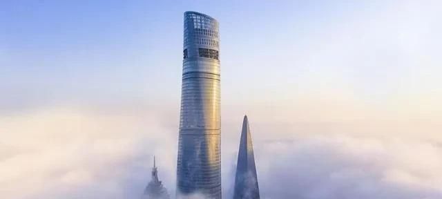 上海中心大厦，被称为上海之巅，可为何只有50年的寿命呢你如何看待这栋大楼的建立图5