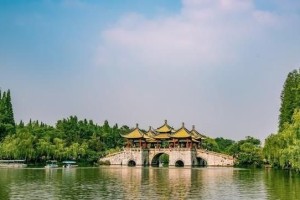 扬州旅游景点攻略，求扬州周边地区一日游攻略,有什么特色景点吗