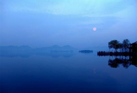 杭州西湖是怎么出名的图8